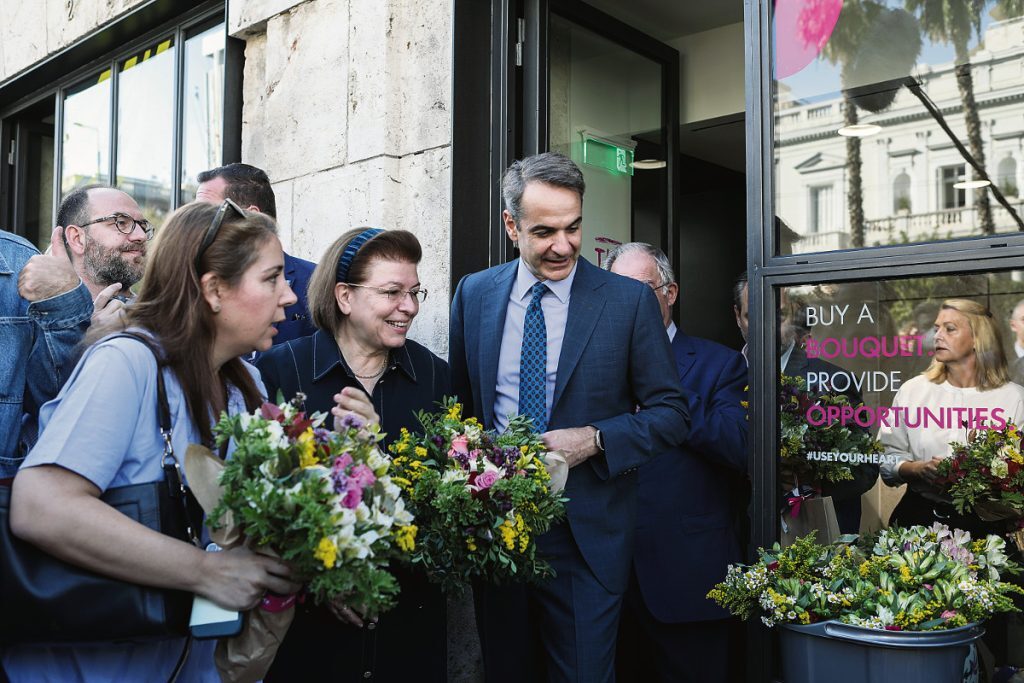 Ραντεβού ξανά στα «λουλουδάδικα» του Συντάγματος – Έγιναν τα εγκαίνια της νέας γωνιάς