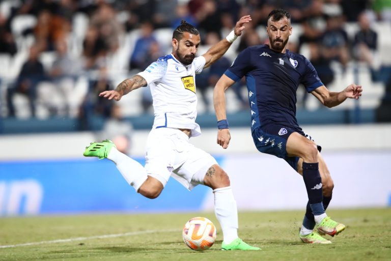Super League: Τα δοκάρια σταμάτησαν τον Ιωνικό – 1-1 με τη Λαμία