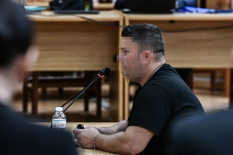 Δίκη Χρυσής Αυγής: «Στο Τμήμα ο Ρουπακιάς δεν φορούσε χειροπέδες, ισχυριζόταν ότι ήταν περαστικός»