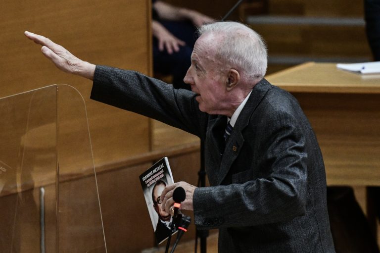Κωνσταντίνος Πλεύρης: Πειθαρχική δίωξη για τους ναζιστικούς χαιρετισμούς
