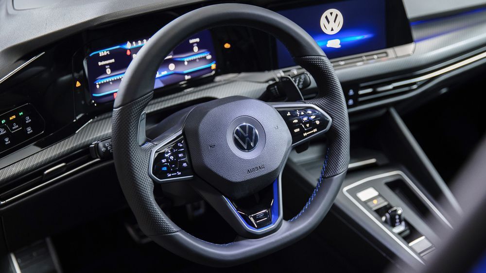 H Volkswagen καταργεί τους χειρισμούς αφής από τα τιμόνια της