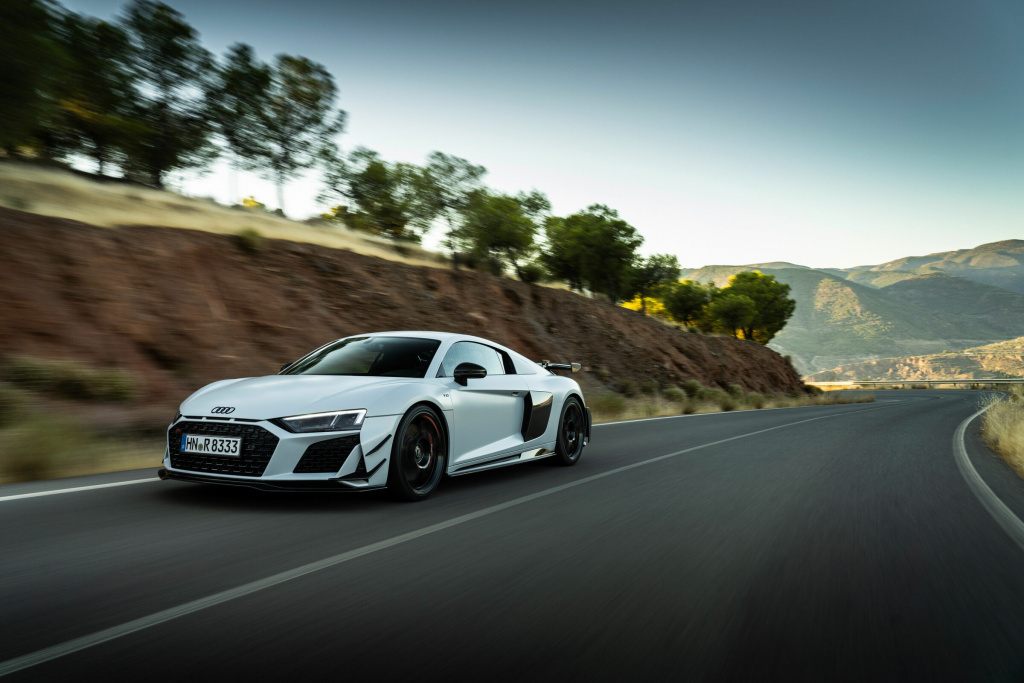 Η Audi αποχαιρετά τον V10 με το πισωκίνητο R8 GT Coupe