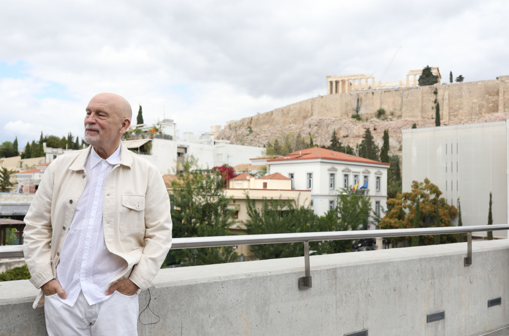 Τζον Μάλκοβιτς: Επισκέφθηκε το Μουσείο της Ακρόπολης