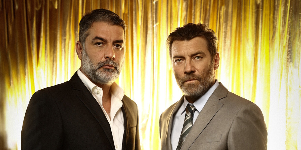 Αυτή η νύχτα μένει