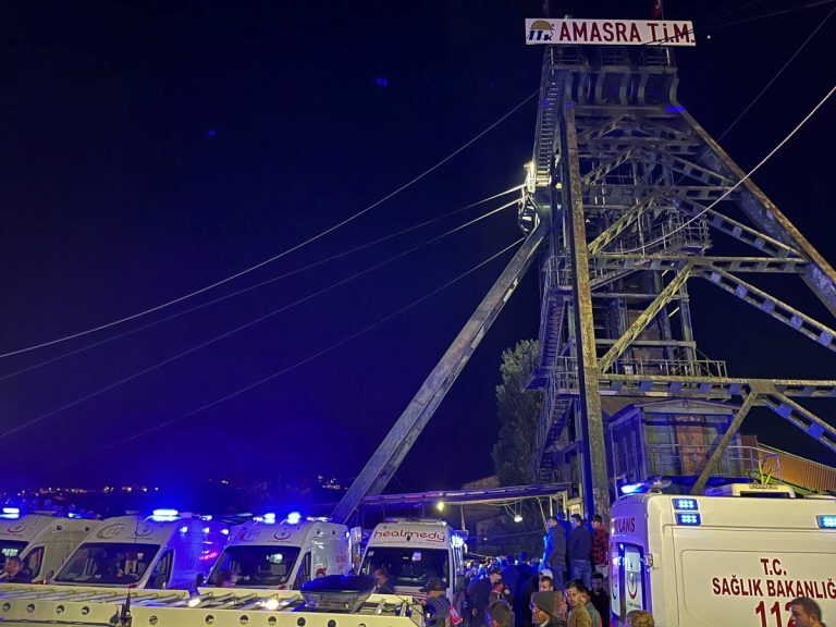 Τουρκία: Στους 25 οι νεκροί από την έκρηξη σε ορυχείο – Παραμένει αδιευκρίνιστος ο αριθμός των εγκλωβισμένων