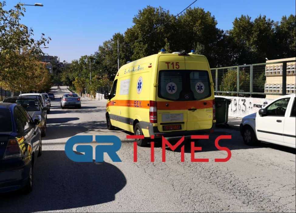 Θεσσαλονίκη: Μαθητής λυκείου κόπηκε με σπασμένο τζάμι – Μεταφέρθηκε στο νοσοκομείο