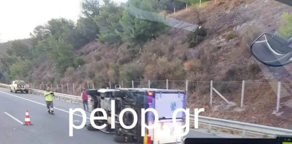 Τραγωδία στην Πατρών – Κορίνθου: Δυο νεκροί σε καραμπόλα – Εγκλωβίστηκαν σε ΙΧ που άρπαξε φωτι