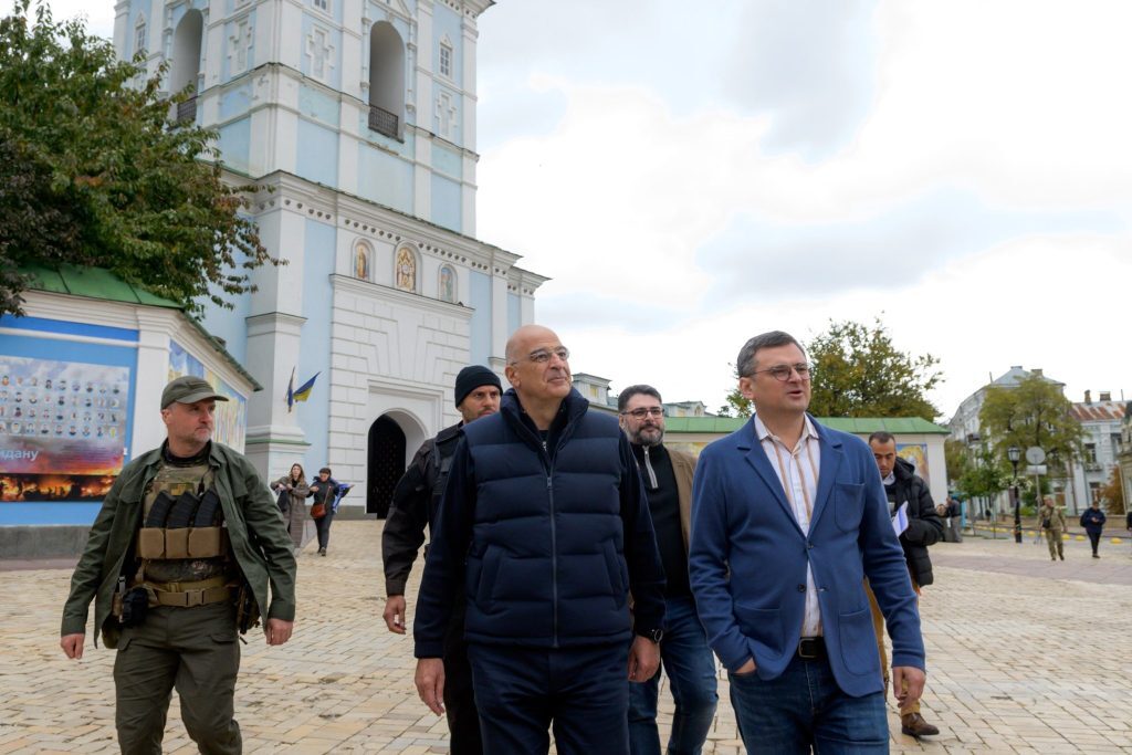 Πόλεμος στην Ουκρανία: Εκρήξεις πάλι στην «καρδιά» του Κιέβου – Σε καταφύγιο ο Δένδιας
