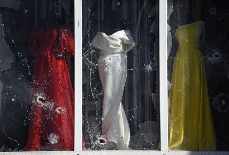 Πόλεμος στην Ουκρανία: Πύραυλος έπληξε κεντρική αγορά στο Ντόνετσκ – Τουλάχιστον 7 νεκροί