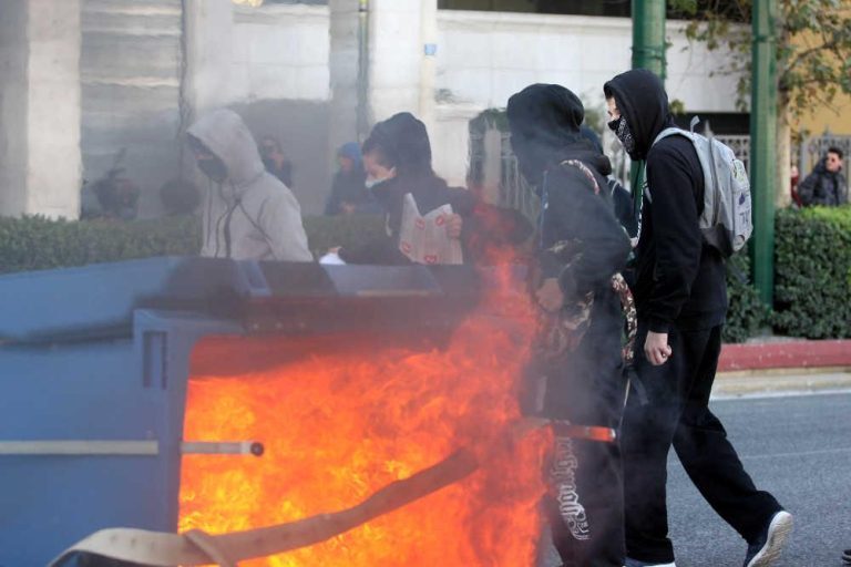 ΣτΕ: Αποζημιώσεις άνω του 1,5 εκατ. ευρώ σε επιχειρήσεις που υπέστησαν ζημιές μετά τη δολοφονία Γρηγορόπουλου