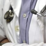 Μεγάλη απάτη στην Πάτρα: Στα «χέρια» της αστυνομίας ο…«γιατρός» – Τί αποκάλυψε το σημειωματάριο του