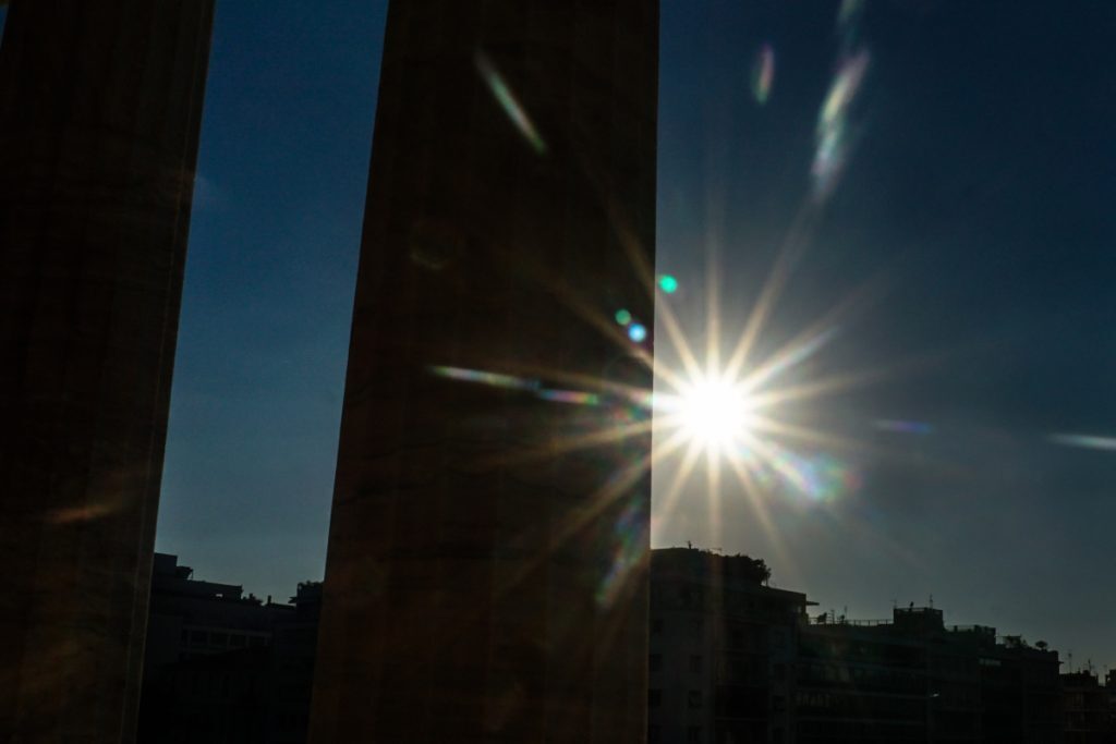 Καιρός: Ασυνήθιστες θερμοκρασίες για την εποχή – Πού θα σκαρφαλώσει ο υδράργυρος σήμερα
