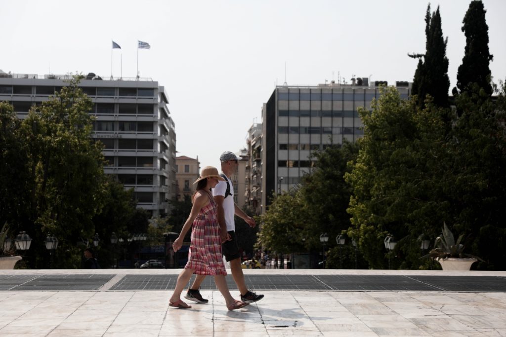 Καιρός σήμερα Μεγάλη Πέμπτη: Ηλιοφάνεια και ζέστη