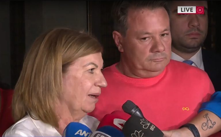 Κολωνός – Δικηγόροι μητέρας 12χρονης: Αρνείται τις κατηγορίες – Τι λέει για τα εμβάσματα από τον 53χρονο