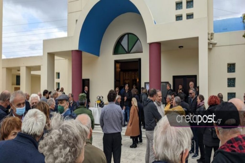 Κρήτη: Ράγισαν καρδιές στην κηδεία του 50χρονου φωτογράφου που παρασύρθηκε από τα ορμητικά νερά στην