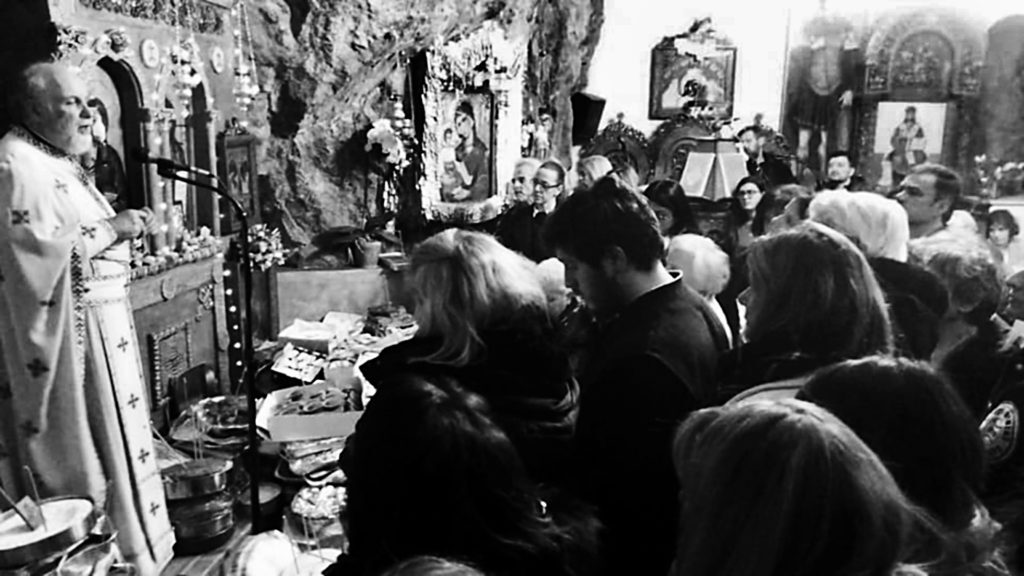 Άγιοι Ισίδωροι: Παίζει… καθυστερήσεις ο ιερέας Δημήτριος Λουπασάκης