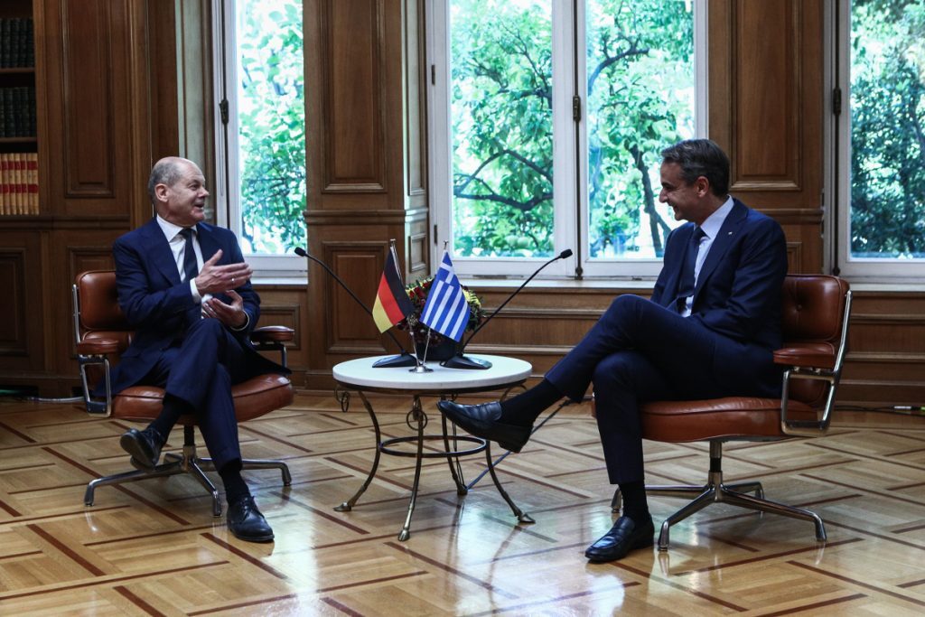 Ξεσάλωσαν και απειλούν οι Τούρκοι μετά τη συνάντηση Μητσοτάκη-Σολτς – Τι γράφουν τα τουρκικά Μ