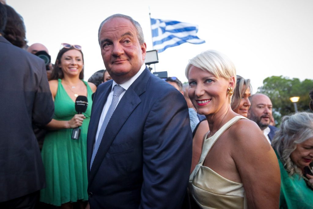 Νατάσα Παζαΐτη: Ανεβαίνει στο θεατρικό σανίδι η σύζυγος του Κώστα Καραμανλή