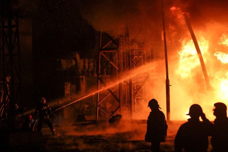 Ουκρανία: Σύσκεψη Ζελένσκι με αξιωματούχους για την ενεργειακή ασφάλεια της χώρας – Δεκάδες τα ρωσικά πλήγματα σε ενεργειακές υποδομές