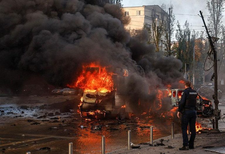 Κίεβο: Τουλάχιστον δύο νεκροί από τις σημερινές επιθέσεις – Σε «κρίσιμη κατάσταση» όλη η Ουκρανία