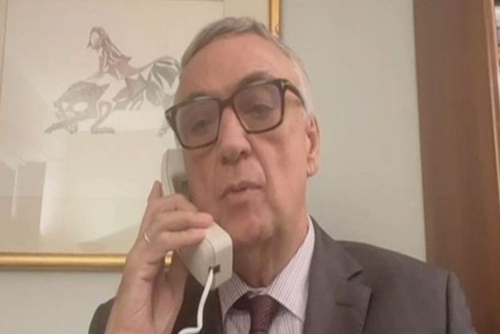 Δημήτρης Σούρας: Αυτή είναι η οικιακή βοηθός που έκλεβε για πέντε χρόνια τον γνωστό ψυχίατρο