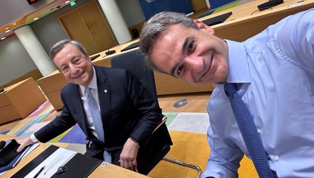 Μητσοτάκης για Ντράγκι: Προνόμιο να κάθομαι δίπλα του για 20 μήνες