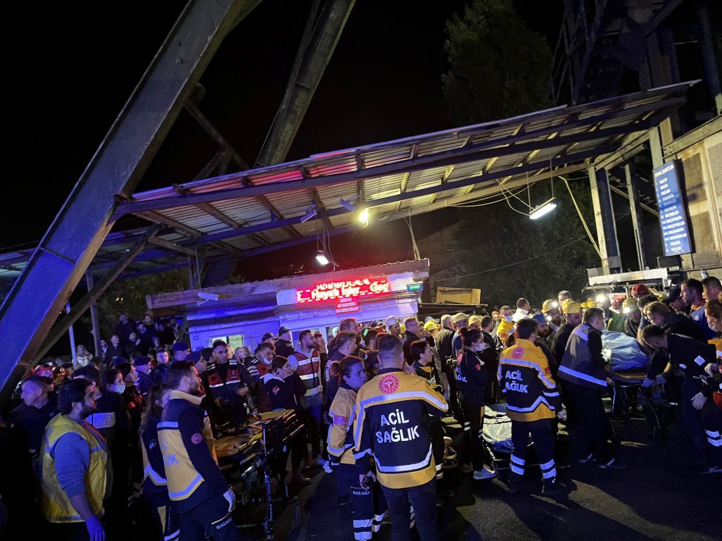 Τουρκία – Έκρηξη σε ανθρακωρυχείο: Στους 28 οι νεκροί – Ο Ερντογάν στον τόπο του δυστυχή