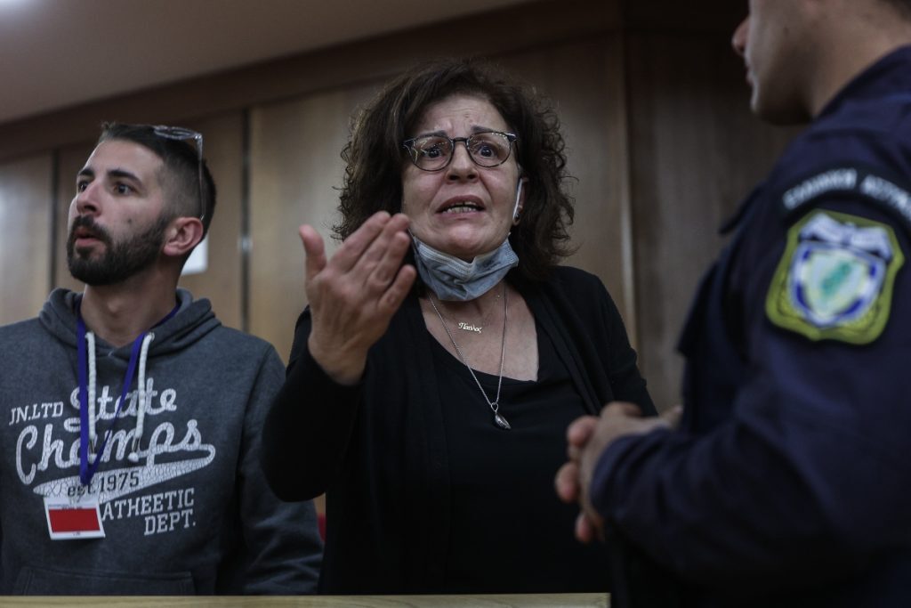 Δίκη Χρυσής Αυγής: Ξέσπασε η Μάγδα Φύσσα – «Για τους στίχους τον σκοτώσατε;»