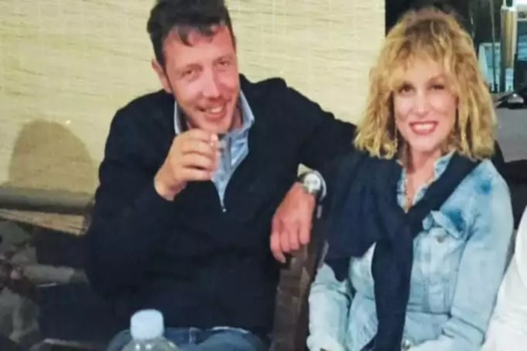 «Είμαι αγανακτισμένος! Δεν ξέρω που εξυπηρετεί όλο αυτό» – Χαμός με τον σύζυγο της Ελεωνόρας Ζ