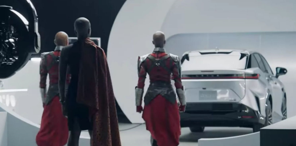 Το πλήρως ηλεκτρικό Lexus RZ 450e στον κόσμο της Marvel