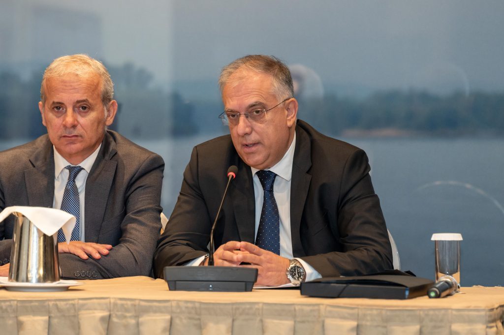 Θεοδωρικάκος: «Είμαστε δίπλα στους αστυνομικούς με πράξεις»