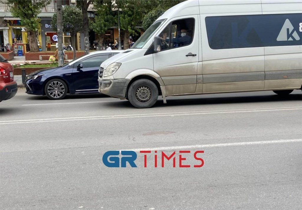 Τροχαίο με εγκατάλειψη στη Θεσσαλονίκη: Ταυτοποιήθηκε ο οδηγός του ΙΧ που παρέσυρε την 21χρονη