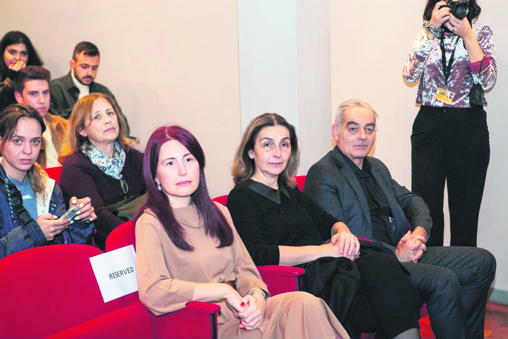 Εσωτερική εικόνα άρθρου