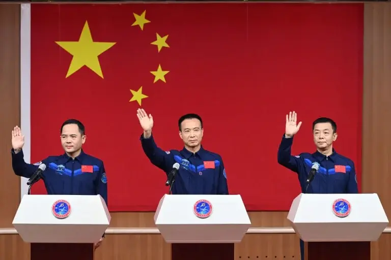 Κίνα: Εκτοξεύτηκε το Shenzhou-15 – Μεταφέρει 3 αστροναύτες στον Κινεζικό Διαστημικό Σταθμό