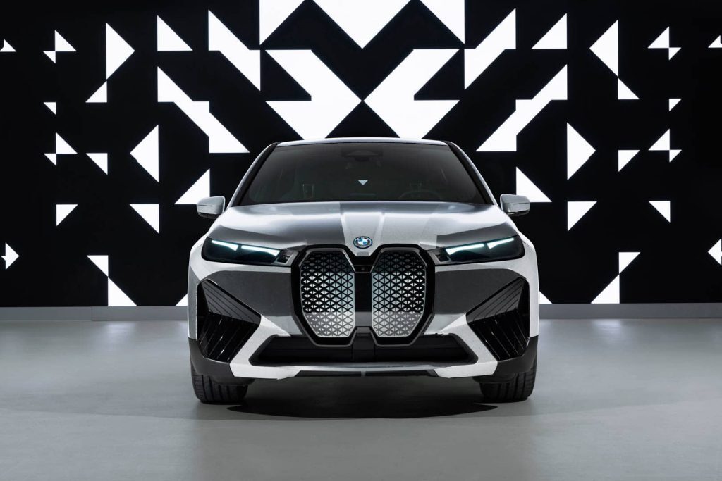 Η BMW iX Flow στη λίστα με τις καλύτερες εφευρέσεις του TIME