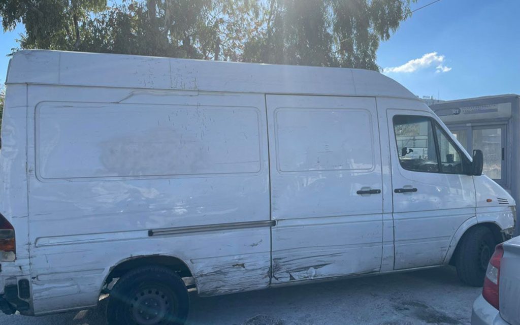Χειροπέδες σε δύο άτομα για κλοπές από καταστήματα υγειονομικού ενδιαφέροντος και ληστεία
