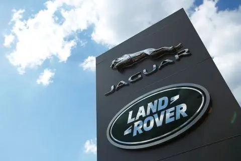 Η Jaguar-Land Rover προσφέρει στέγη σε απολυμένους του Twitter