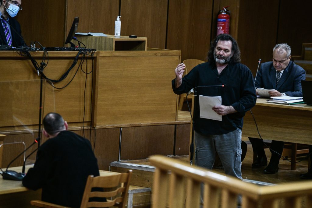 Δίκη Χρυσής Αυγής: Προκαλεί ο Λαγός – «Είστε ανίκανοι και ανάξιοι να δικάσετε!»