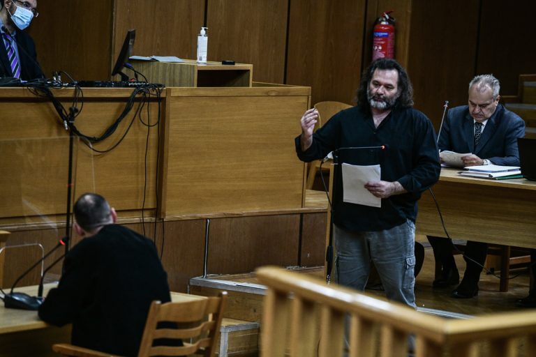 Δίκη Χρυσής Αυγής: Προκαλεί ο Λαγός – «Είστε ανίκανοι και ανάξιοι να δικάσετε!»
