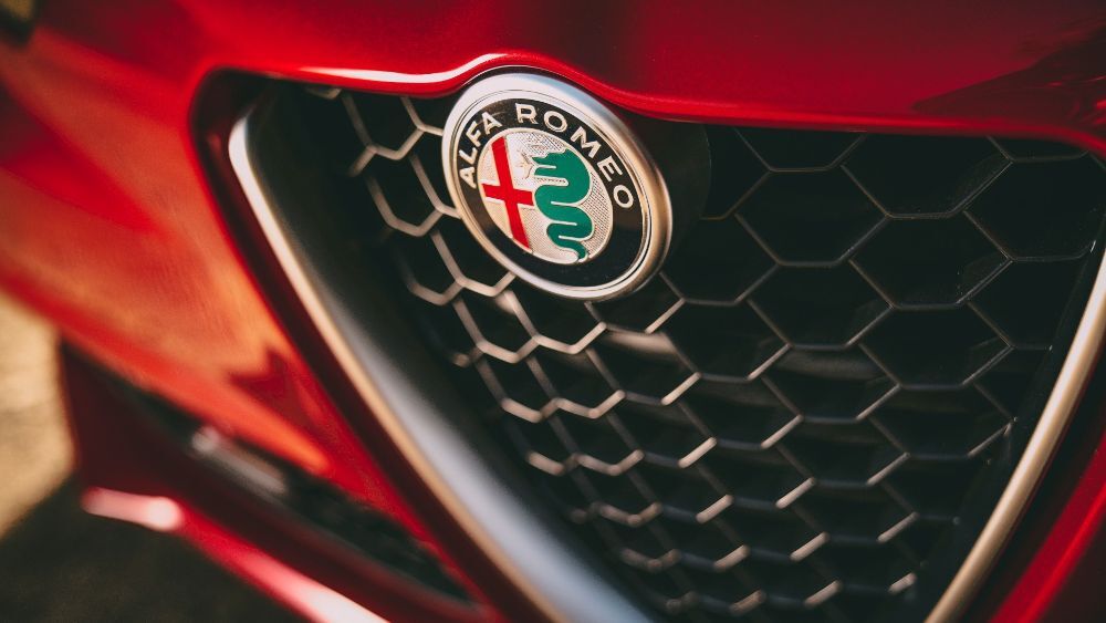 Η Alfa Romeo ενδέχεται να αποκαλύψει νέο supercar τον Μάρτιο