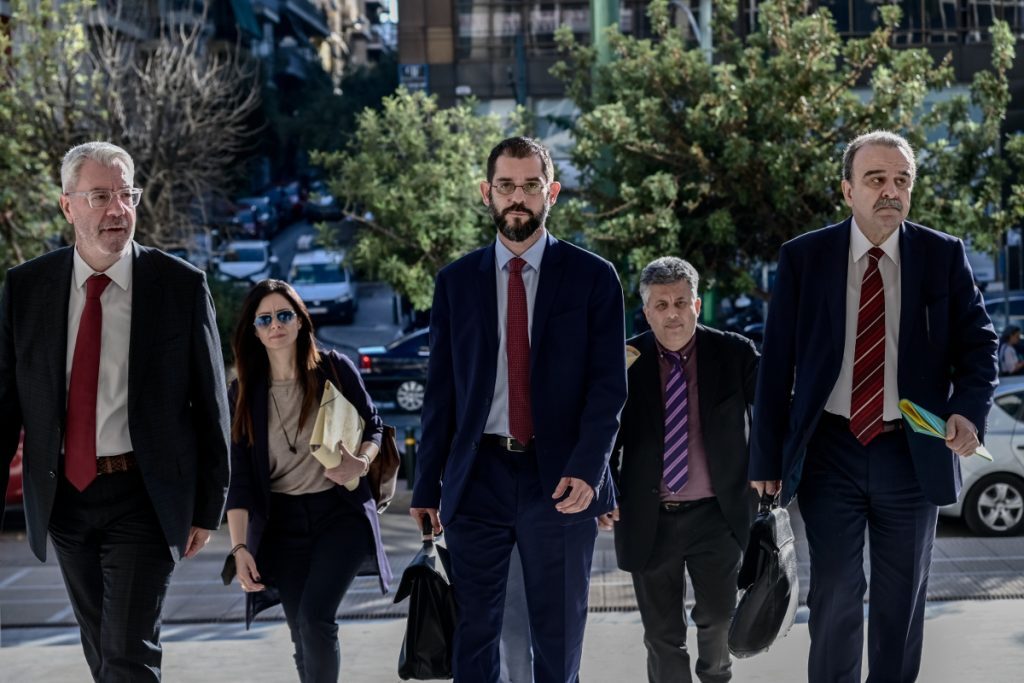 Τηλεοπτικές άδειες: Στο ειδικό δικαστήριο Παππάς – Καλογρίτσας – Διακόπηκε για την Τρίτη