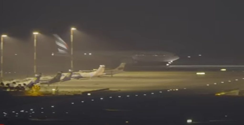 Θρίλερ με πτήσεις της Emirates: «To αεροπλάνο είχε τρελή πορεία» λέει επιβάτης