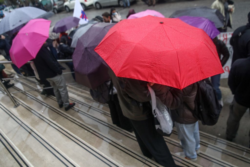 Καιρός: Χιόνια βροχές και καταιγίδες την Κυριακή – Δείτε σε ποιες περιοχές
