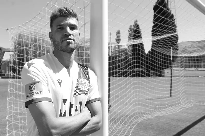 ποδοσφαιριστής