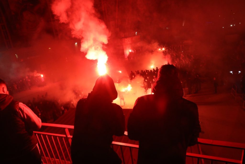 Ολυμπιακός: Το μήνυμα της Θύρας 7 στον Μαρινάκη – «Ζητάμε από τον πρόεδρο να βγει μπροστά»