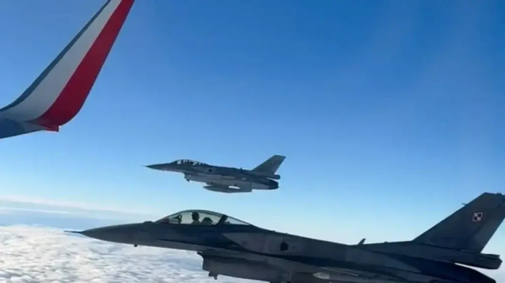 Μουντιάλ 2022: Δύο F-16 αποχαιρέτησαν την Εθνική Πολωνίας