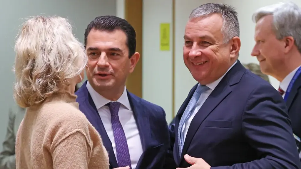 Φυσικό αέριο – Σκρέκας: «Δεν υπάρχει χρόνος, λύση άμεσα με ρεαλιστικό πλαφόν» – Πώς μπλο