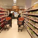 Σούπερ Μάρκετ: «Φωτιά» τα φρούτα, πικρός και ο καφές – Ο ρόλος της κλιματικής κρίσης