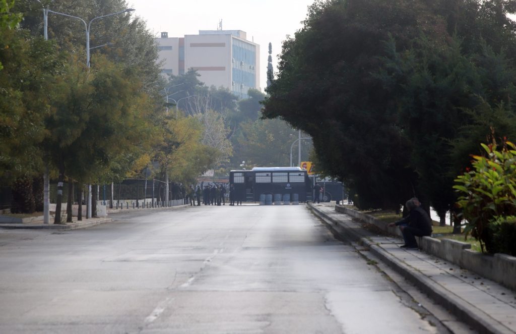 Θεσσαλονίκη: Ένταση στην είσοδο του ΑΠΘ σε συγκέντρωση φοιτητών