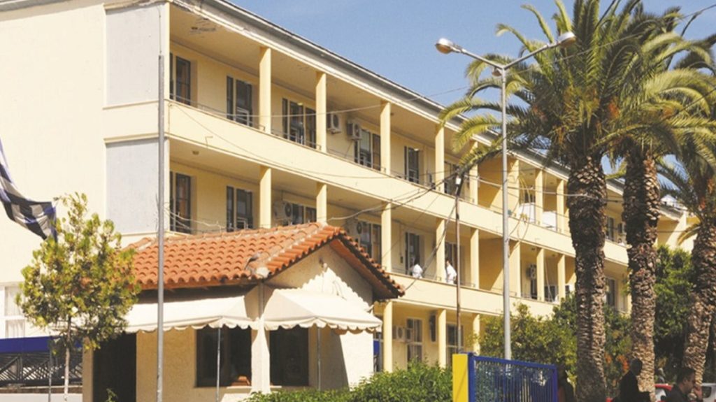 Κρήτη: Οργή από τον σύζυγο της 33χρονης μητέρας που πέθανε σε ταξί, έξω από νοσοκομείο
